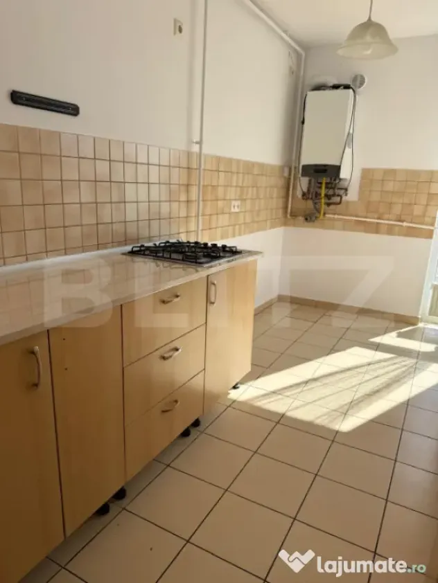 Apartament 3 camere, 2 bai, etaj intermediar, parcare, boxa, - Brasov (Brasov)