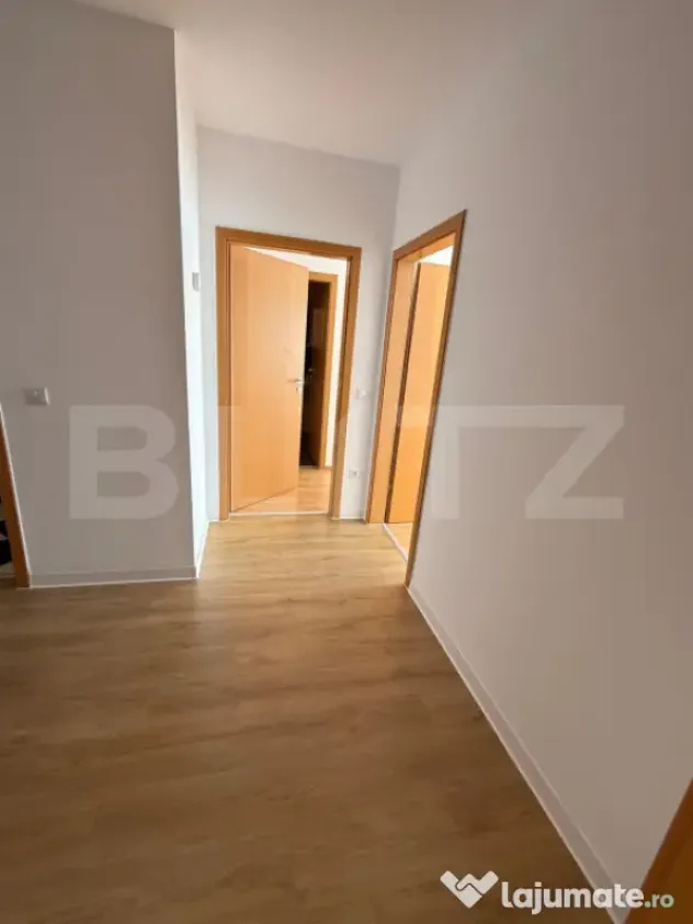 Apartament 3 camere, 2 bai, etaj intermediar, parcare, boxa, - Brasov (Brasov)