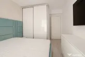 Ap 2 camere decomandat, terasă închisă și loc parcare, etaj