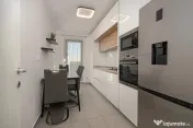 Ap 2 camere decomandat, terasă închisă și loc parcare, etaj