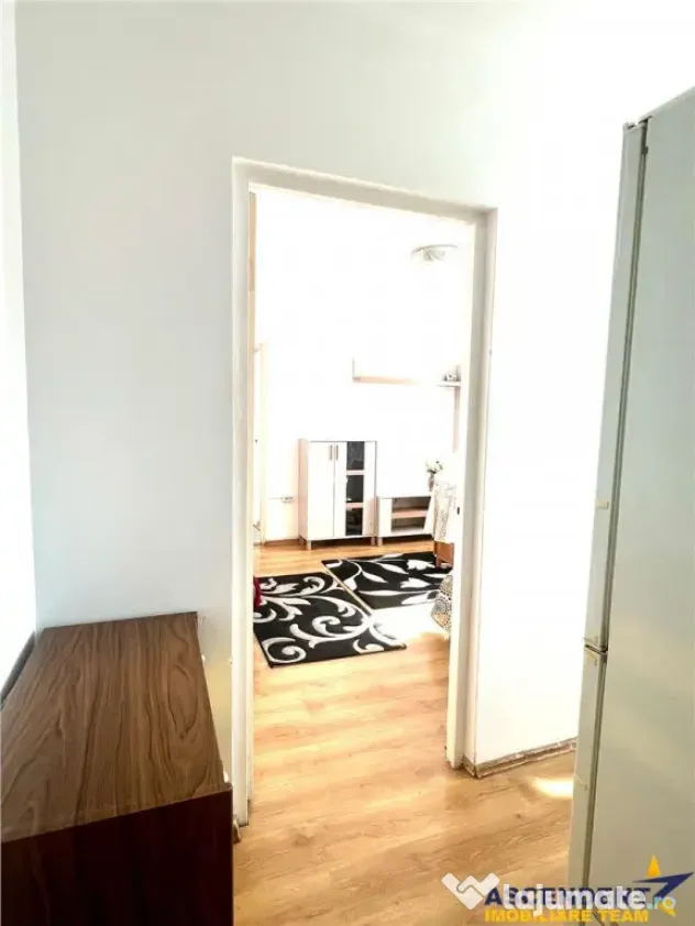 3 camere cu atmosfera de acasa, etaj 3, mobilat, utilat, car - Brasov (Brasov)