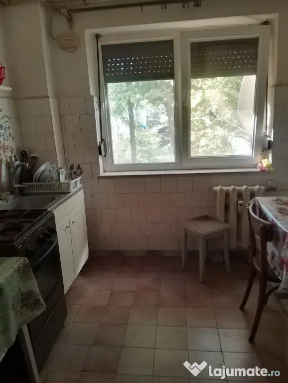 Închiriez apartament 3 camere Micro 14 - Buzau (Buzau)