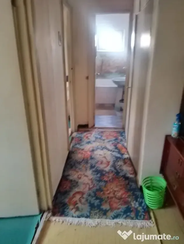Închiriez apartament 3 camere Micro 14 - Buzau (Buzau)