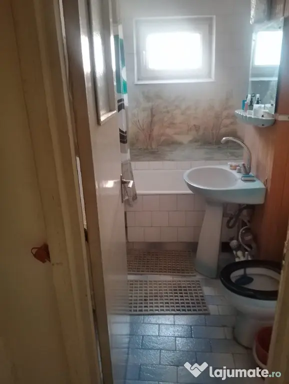 Închiriez apartament 3 camere Micro 14 - Buzau (Buzau)