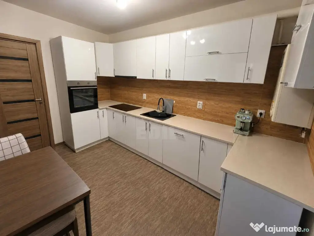 COMISION 0 Apartament 3 camere decomandat zona Porii - Floresti (Cluj)