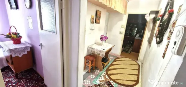 Trei camere, etajul 1, Piata Km 4-5 - Constanta (Constanta)