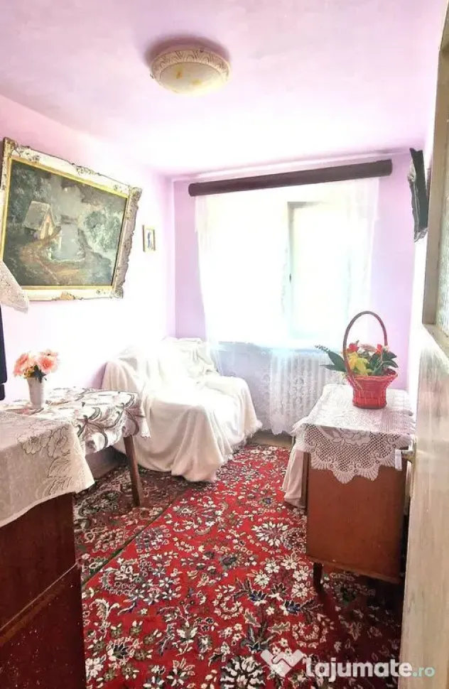 Trei camere, etajul 1, Piata Km 4-5 - Constanta (Constanta)