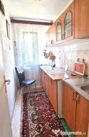 Trei camere, etajul 1, Piata Km 4-5 