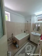 Apartament Cu 4 Camere Decomandate Zona Marasesti 