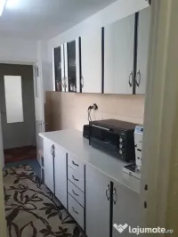 Apartament Cu 4 Camere Decomandate Zona Marasesti