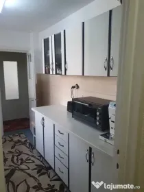 Apartament Cu 4 Camere Decomandate Zona Marasesti