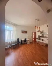 Vand apartament 2 camere langa metrou