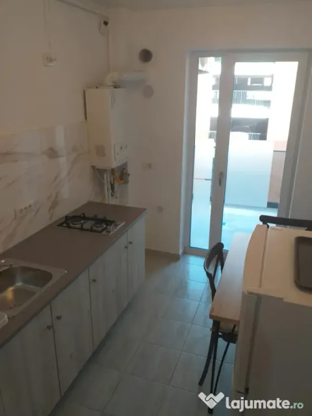 Proprietar închiriez