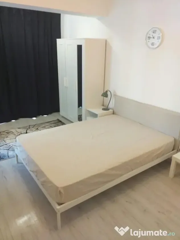 Proprietar închiriez