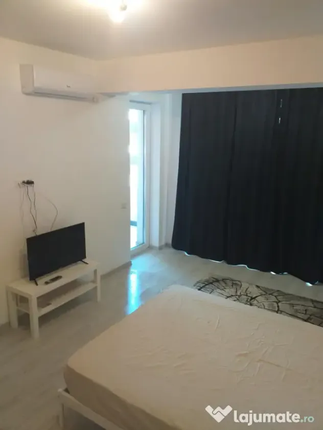 Proprietar închiriez