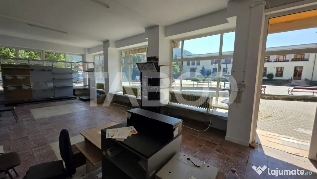 Spatiu comercial de vanzare in Cugir zona Primariei - Cugir (Alba)