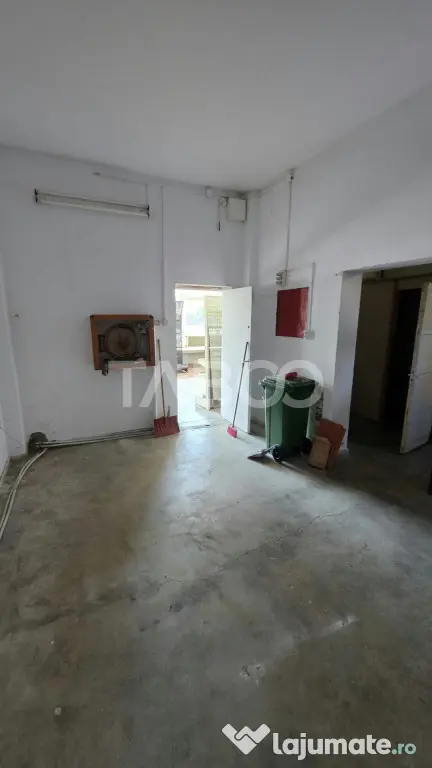 Spatiu comercial de vanzare in Cugir zona Primariei - Cugir (Alba)