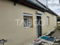 Casa de vanzare 2 camere front stradal 30m teren 1000mp in S