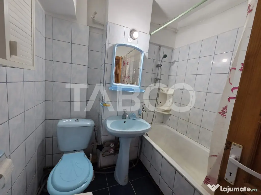Apartament 3 camere 90 mp 2 balcoane zona Bulevardul Unirii - Fagaras (Brasov)