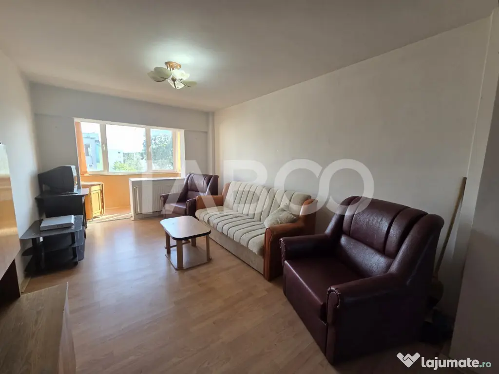 Apartament 3 camere 90 mp 2 balcoane zona Bulevardul Unirii - Fagaras (Brasov)
