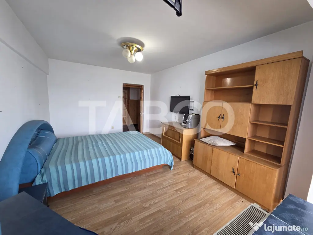 Apartament 3 camere 90 mp 2 balcoane zona Bulevardul Unirii - Fagaras (Brasov)