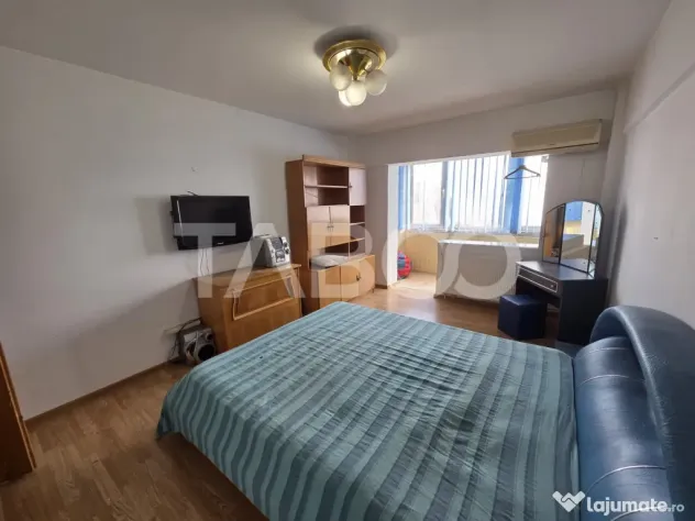 Apartament 3 camere 90 mp 2 balcoane zona Bulevardul Unirii - Fagaras (Brasov)