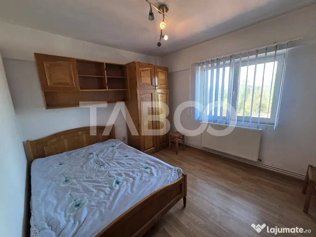 Apartament 3 camere 90 mp 2 balcoane zona Bulevardul Unirii - Fagaras (Brasov)
