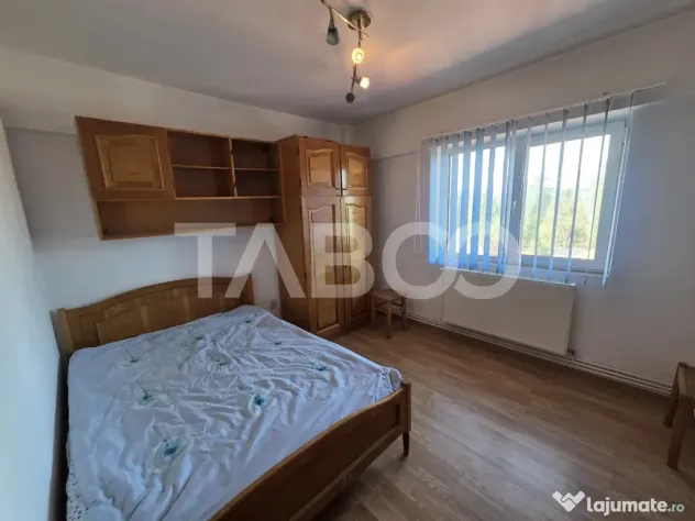 Apartament 3 camere 90 mp 2 balcoane zona Bulevardul Unirii - Fagaras (Brasov)