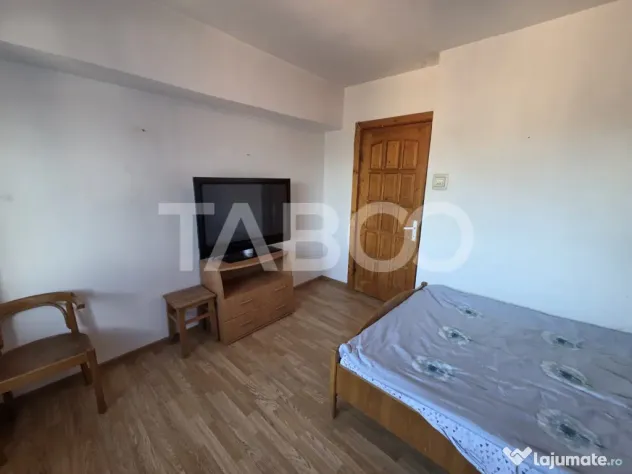 Apartament 3 camere 90 mp 2 balcoane zona Bulevardul Unirii - Fagaras (Brasov)