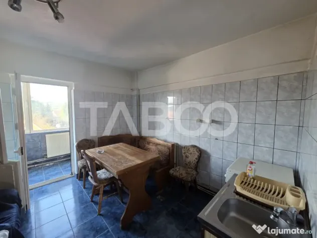 Apartament 3 camere 90 mp 2 balcoane zona Bulevardul Unirii - Fagaras (Brasov)