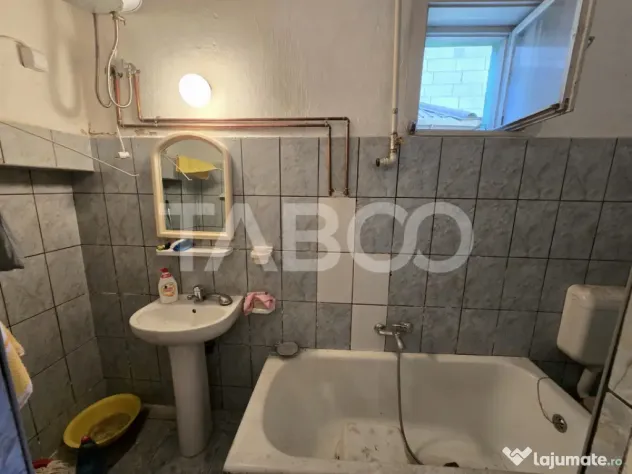 Casa tip duplex de vanzare la curte comuna pivnita in Piata - Sibiu (Sibiu)