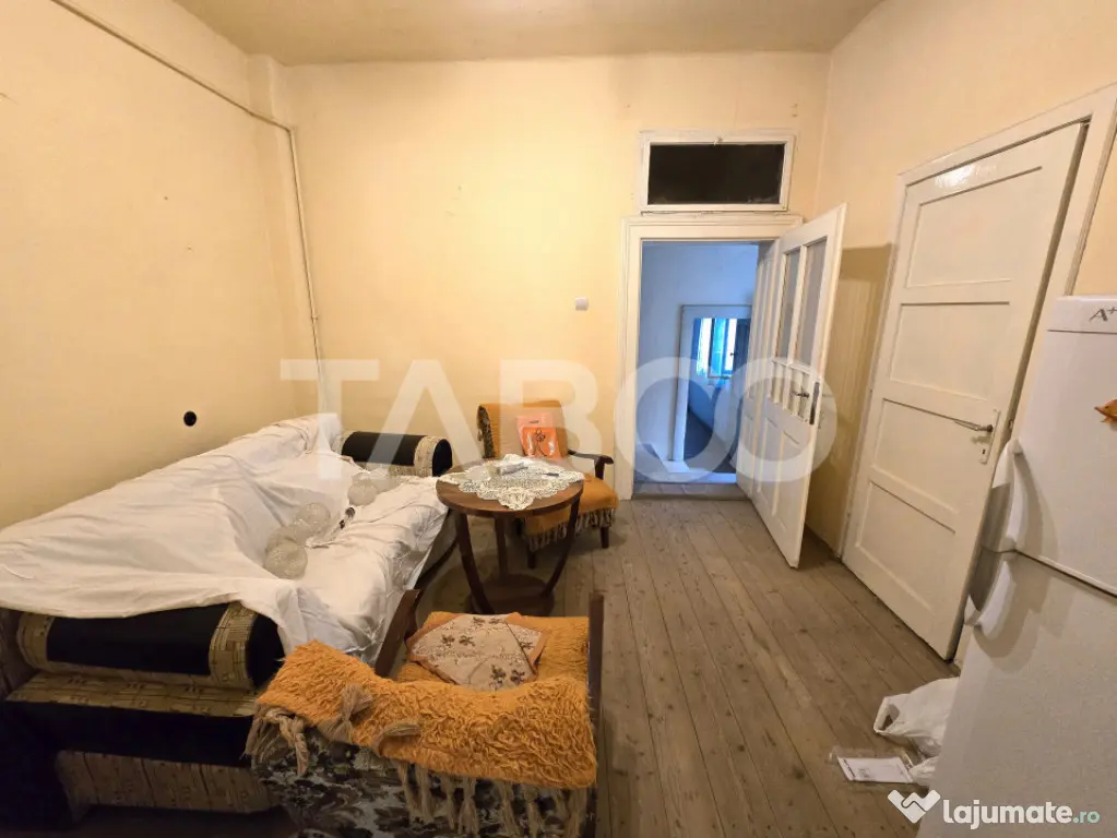 Casa tip duplex de vanzare la curte comuna pivnita in Piata - Sibiu (Sibiu)