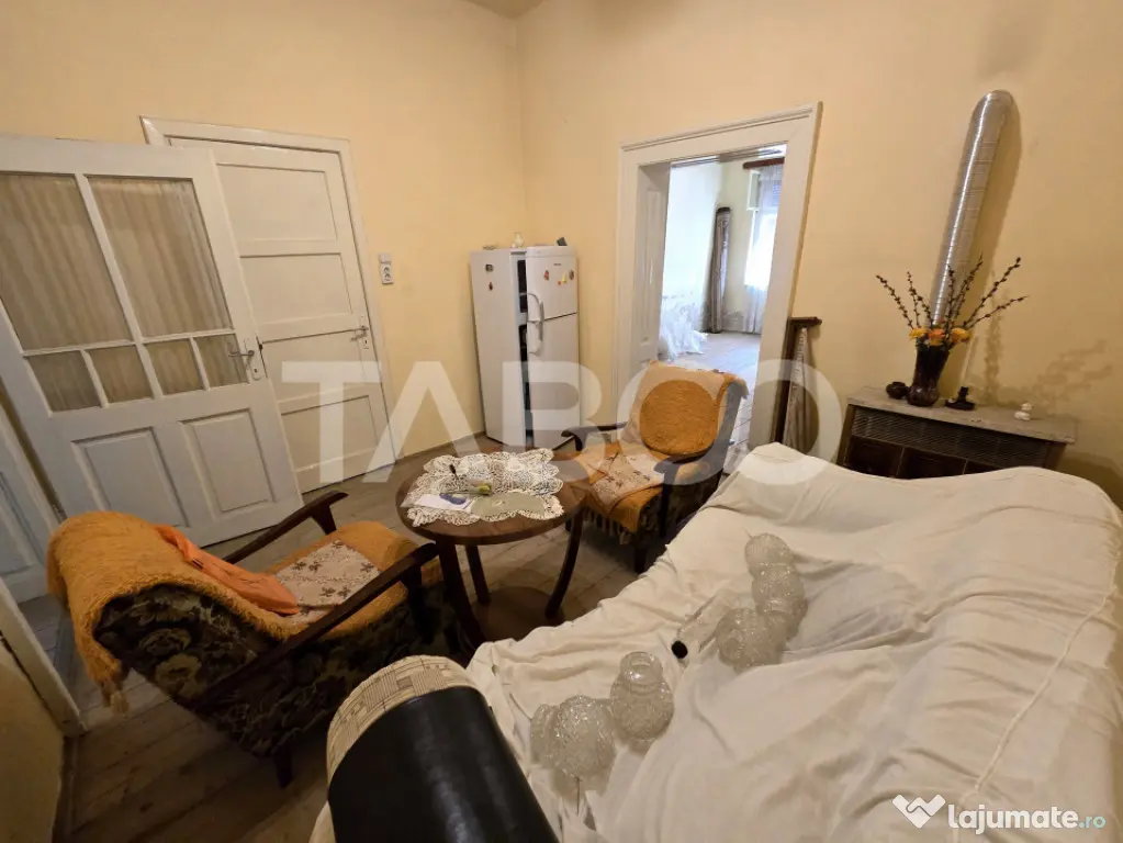 Casa tip duplex de vanzare la curte comuna pivnita in Piata - Sibiu (Sibiu)