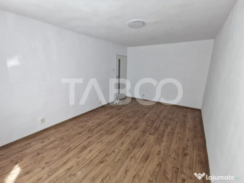 Apartament cu 3 camere decomandate la parter inalt in zona T - Sibiu (Sibiu)