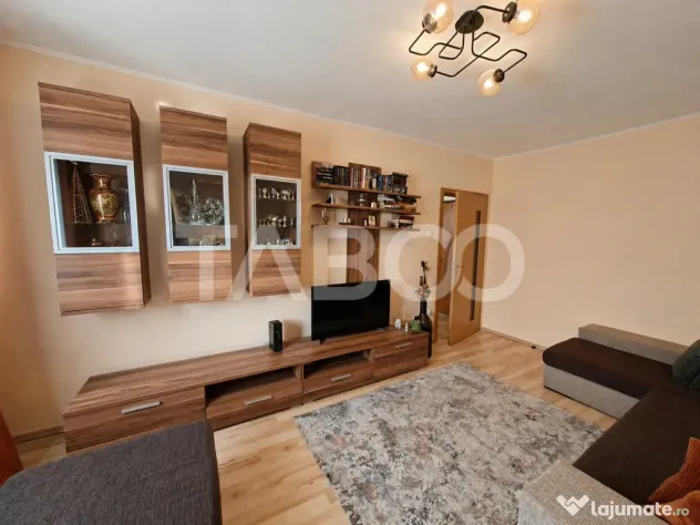 Apartament decomandat de vanzare 3 camere pivnita Vasile Aar - Sibiu (Sibiu)
