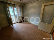 Apartament decomandat 4 camere 4 balcoane 2 bai etaj 1 Centr 
