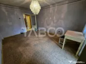 Apartament decomandat 4 camere 4 balcoane 2 bai etaj 1 Centr 