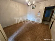 Apartament decomandat 4 camere 4 balcoane 2 bai etaj 1 Centr 