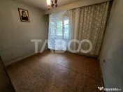 Apartament decomandat 4 camere 4 balcoane 2 bai etaj 1 Centr 