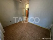 Apartament decomandat 4 camere 4 balcoane 2 bai etaj 1 Centr 