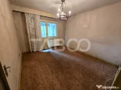 Apartament decomandat 4 camere 4 balcoane 2 bai etaj 1 Centr 