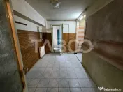 Apartament decomandat 4 camere 4 balcoane 2 bai etaj 1 Centr 