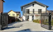 Casa spatioasa cu 4 camere si 3 bai de vanzare 254mp Turniso 