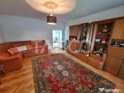 Casa cu spatiu comercial de vanzare in Sebes zona centrala 