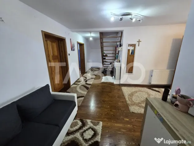 Casa mobilata de vanzare 150 mpu teren 450 mp garaj Piata Cl - Sibiu (Sibiu)