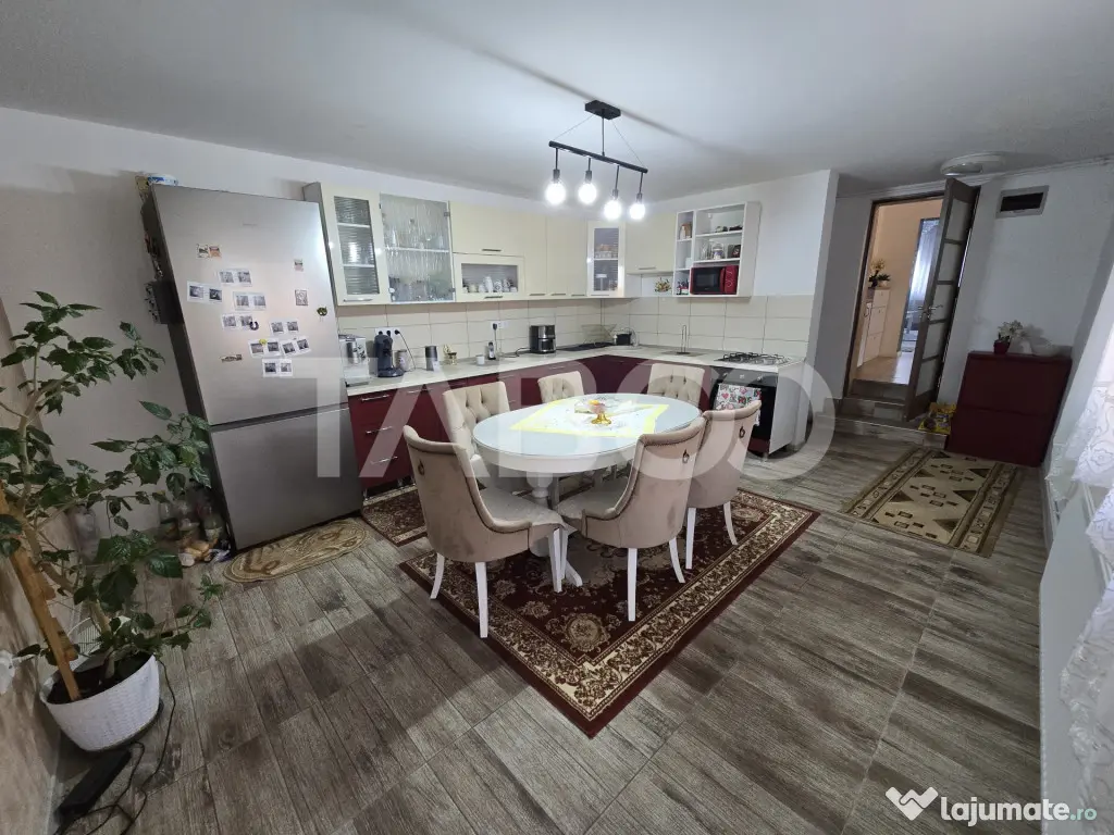 Casa mobilata de vanzare 150 mpu teren 450 mp garaj Piata Cl - Sibiu (Sibiu)