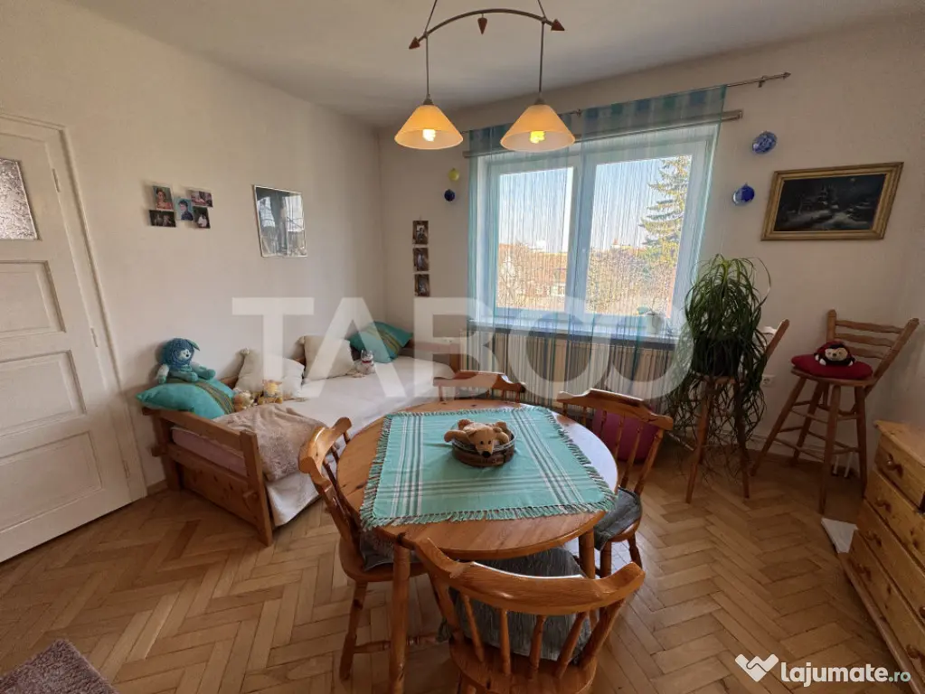 Casa individuala plus apartament 2 fronturi teren 584 mp Tur - Sibiu (Sibiu)