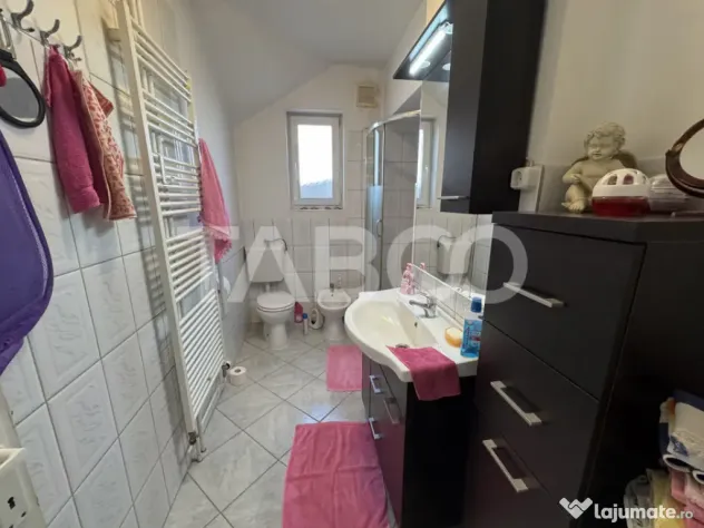 Casa individuala plus apartament 2 fronturi teren 584 mp Tur - Sibiu (Sibiu)