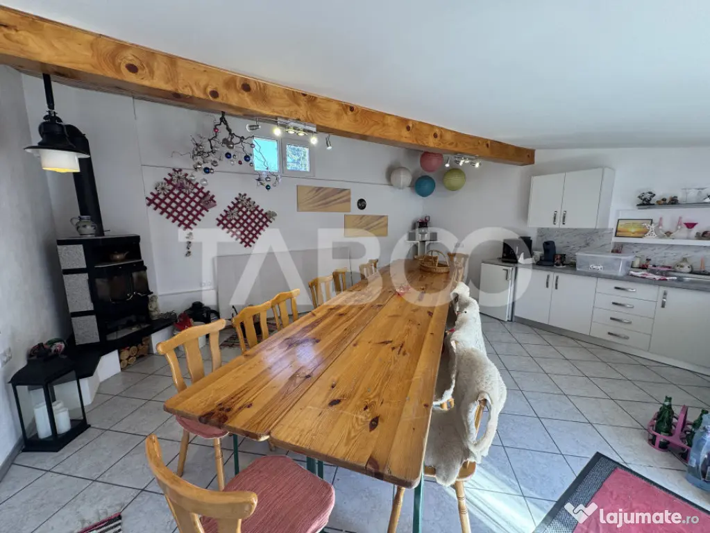 Casa individuala plus apartament 2 fronturi teren 584 mp Tur - Sibiu (Sibiu)