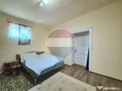 Casă cu teren de 2.210 mp de vânzare în Turnu 